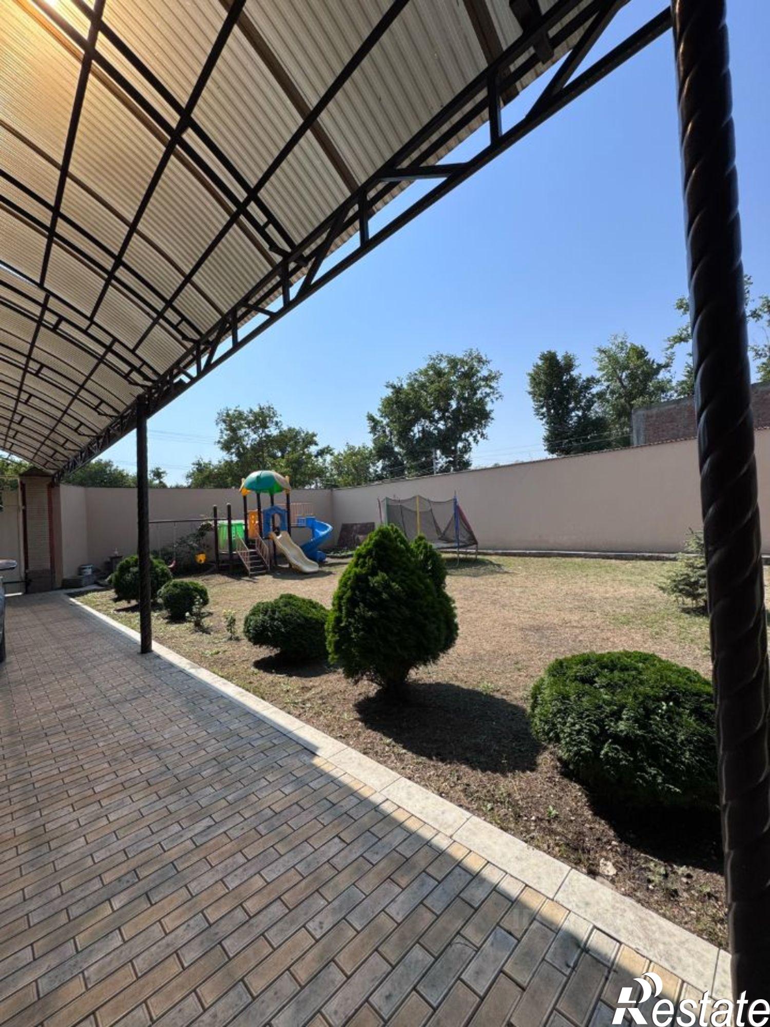 Купить дачу, дом, коттедж за 21 000 000 рублей на Площадь Ахмата Кадырова