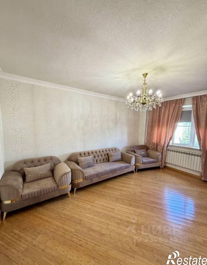 3-комн квартира улица А.А.Айдамирова, 141 к8,  д. 141 к8