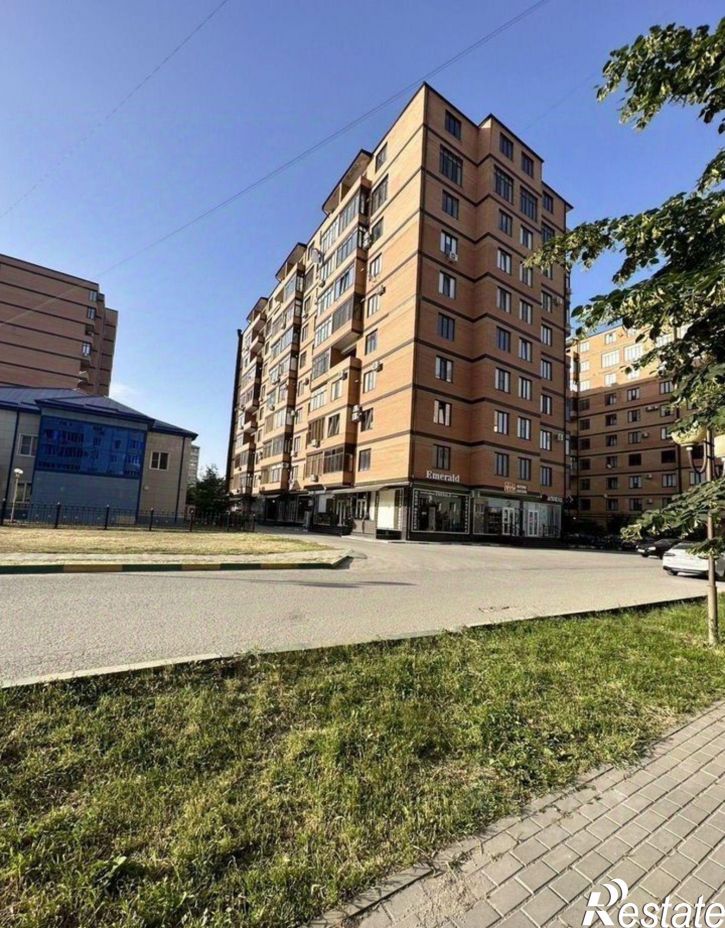 2-комн квартира ул А.А.Айдамирова, 135 3,  д. 135 3,  к. 3