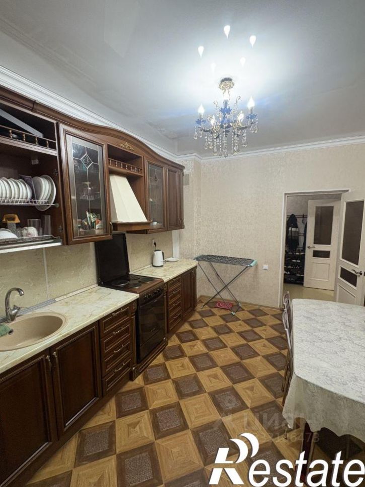 2-комн квартира улица А.А.Айдамирова, 141 к8,  д. 141 к8